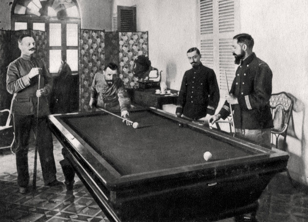 Henri Gouraud, French soldier, playing billiards by Unbekannt
