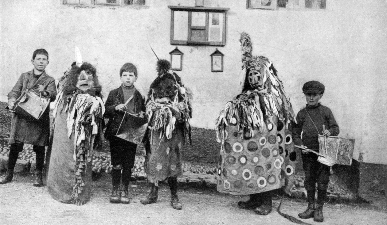 Hobby-Horse, May Day Ceremonies, Somerset, c1922 by Unbekannt