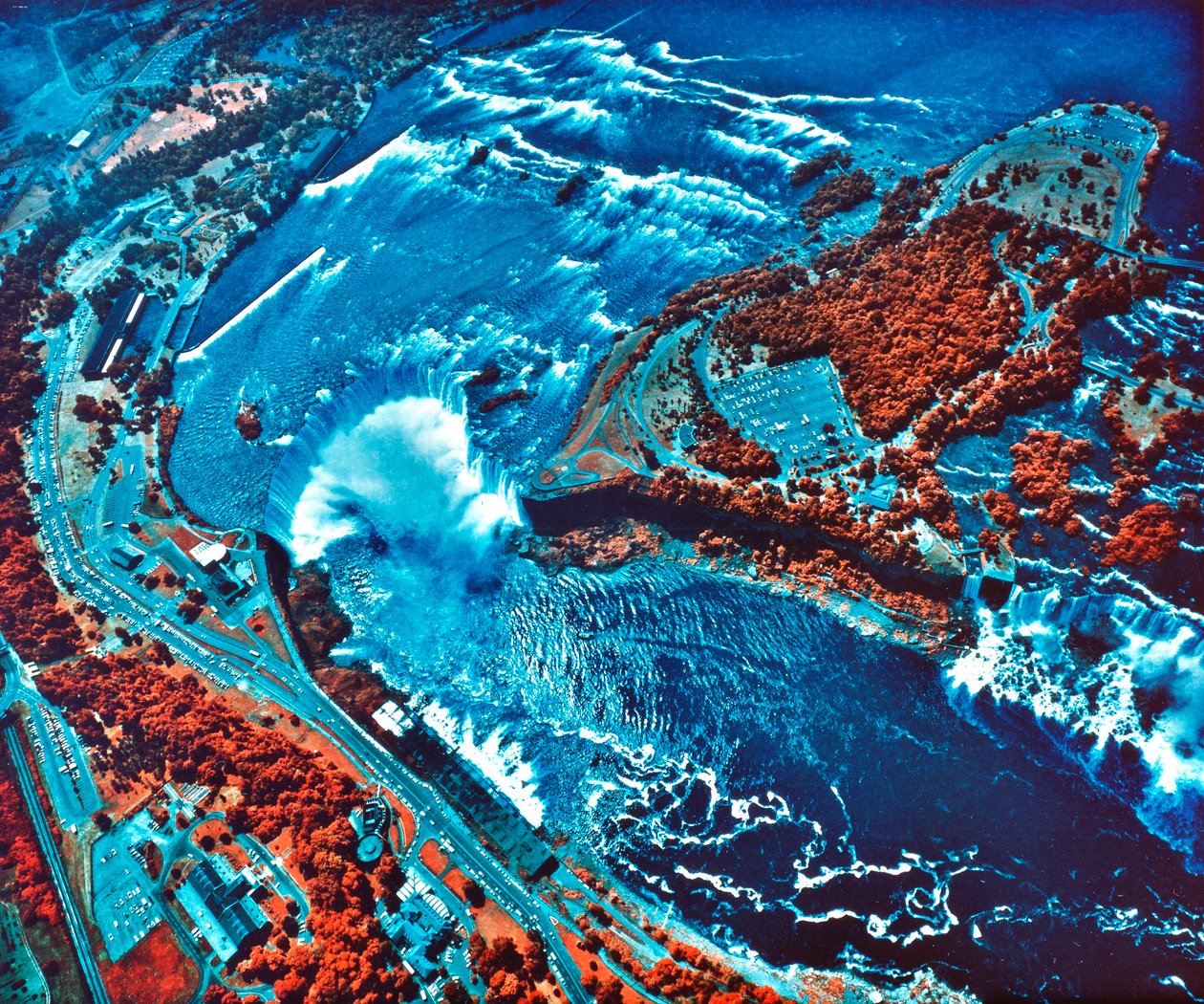 Infrared photograph of Niagara Falls taken from NASA Earth Survey 2 aircraft by Unbekannt