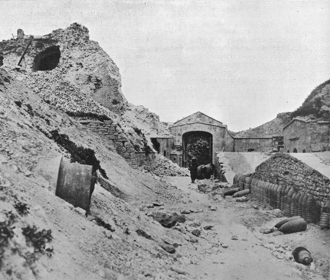 Inside the wrecked fortress of Sedd el Bahr by Unbekannt