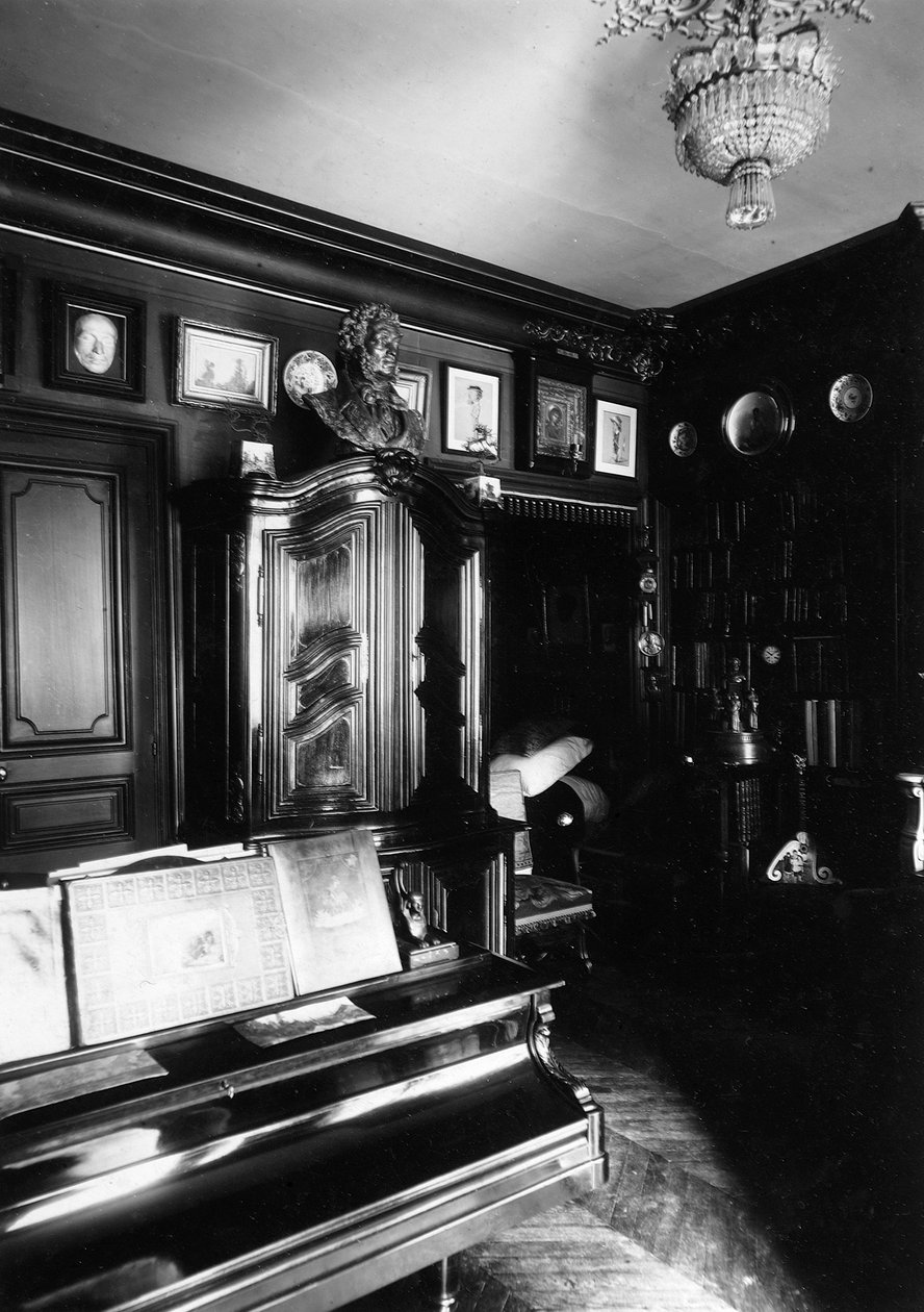Interior of the Museum of the Author and Historian Alexander Onegin in Paris by Unbekannt