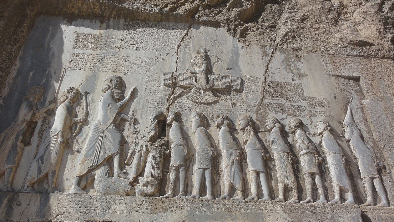 King Darius I and prisoners, 521 BC by Unbekannt