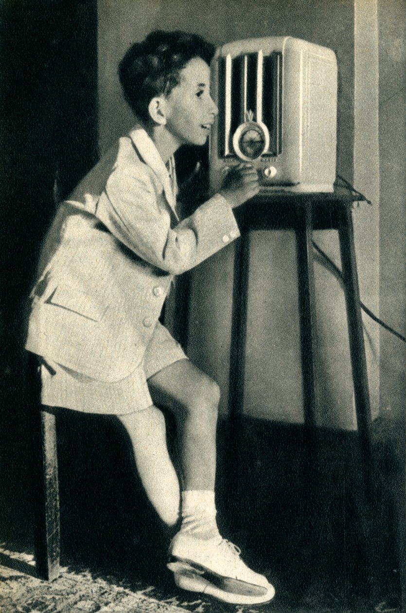 King Faisal of Iraq listening to a broadcast prepared for his birthday by the BBC, 1942 by Unbekannt