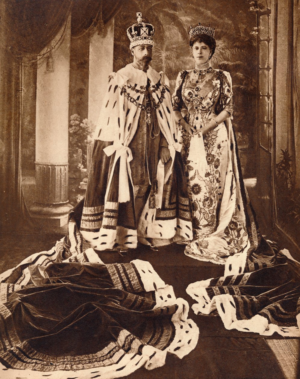 King George V and Queen Mary crowned and robed for the Delhi Durbar, 1911 1935 by Unbekannt