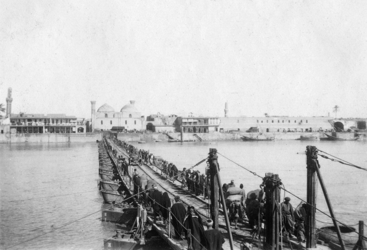 Kotah Boat Bridge, Baghdad, Iraq by Unbekannt