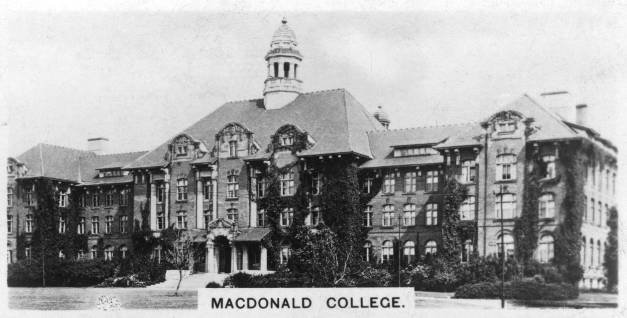 MacDonald College, Montreal, Canada by Unbekannt