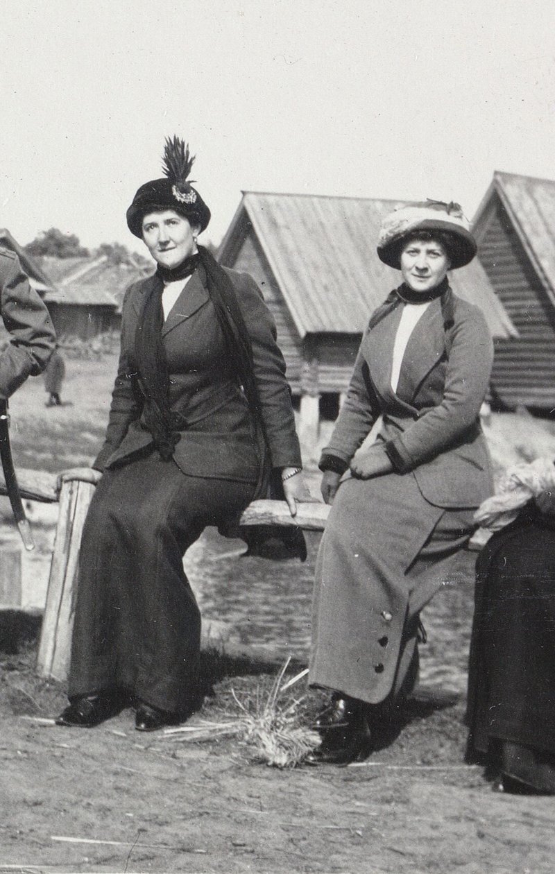 Maria Evgenyevna Golovina, secretary of Rasputin and Julia Alexandrovna Den by Unbekannt