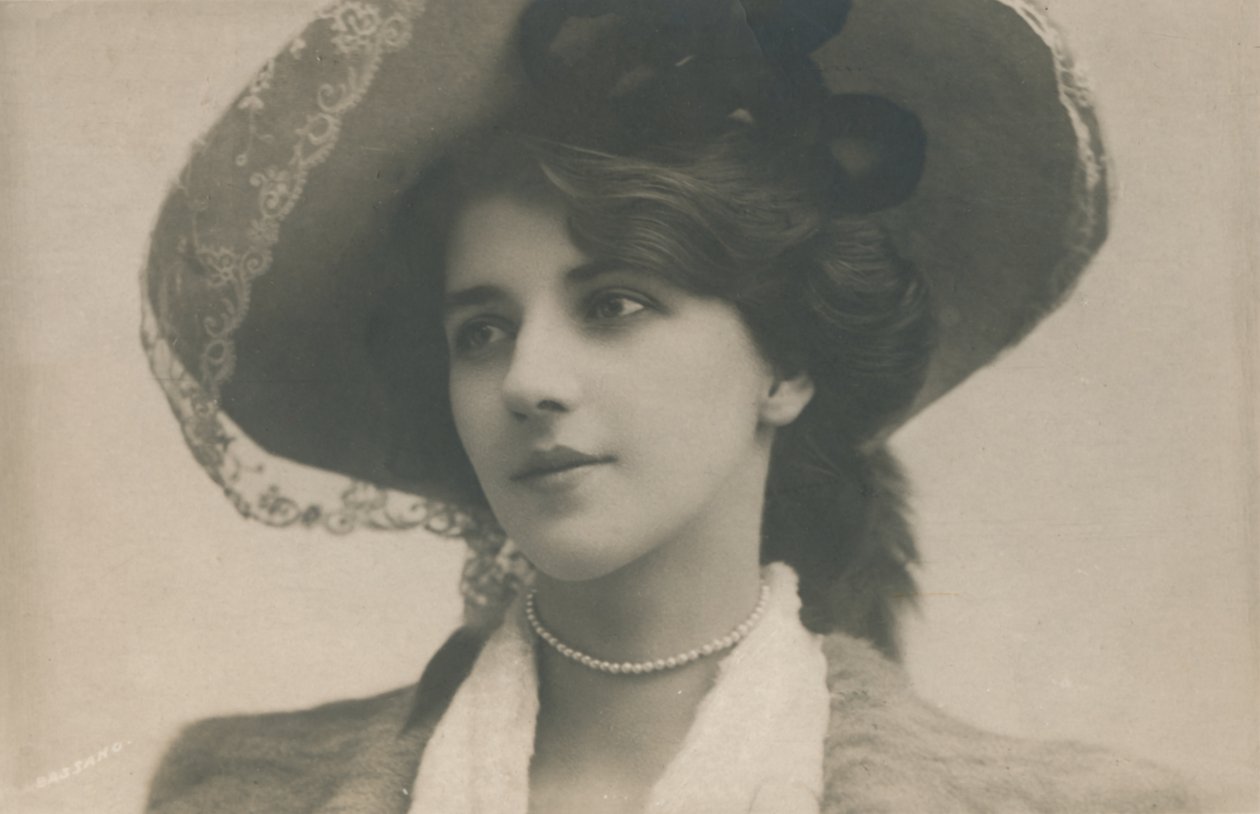 Miss Ethel Warwick by Unbekannt