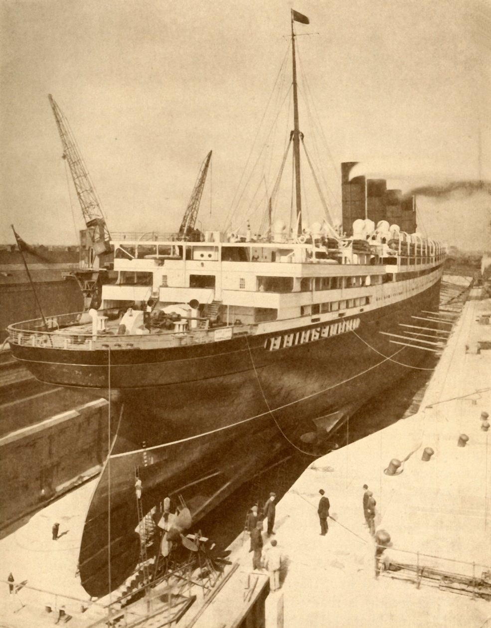 Overhauling a Large Liner in a Graving Dock at Liverpool by Unbekannt