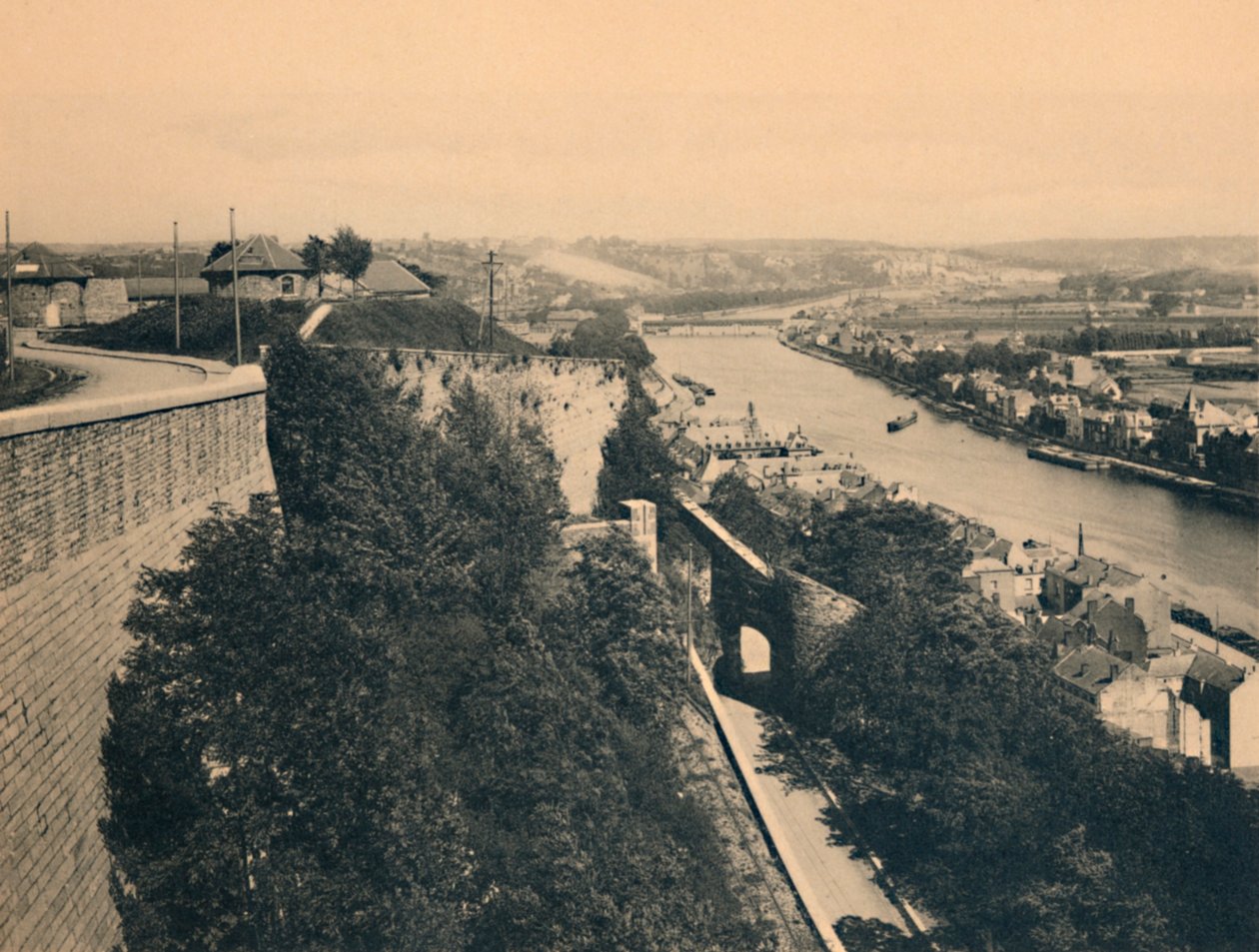 Panorama de la Meuse vu de la Route Merveilleuse, c1900 by Unbekannt