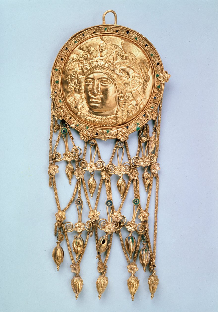 Pendant with Head of Athena Parthenos by Unbekannt
