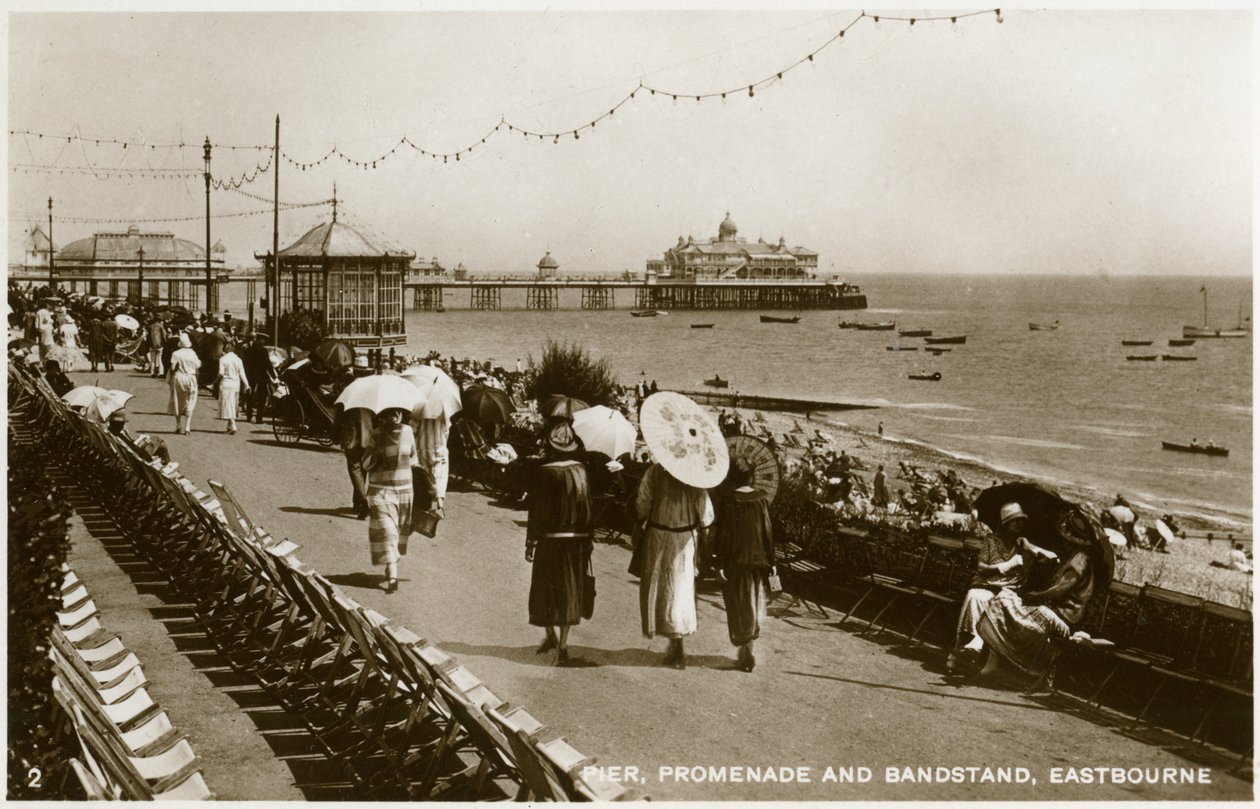 Pier, promenade and bandstand, Eastbourne, Sussex by Unbekannt