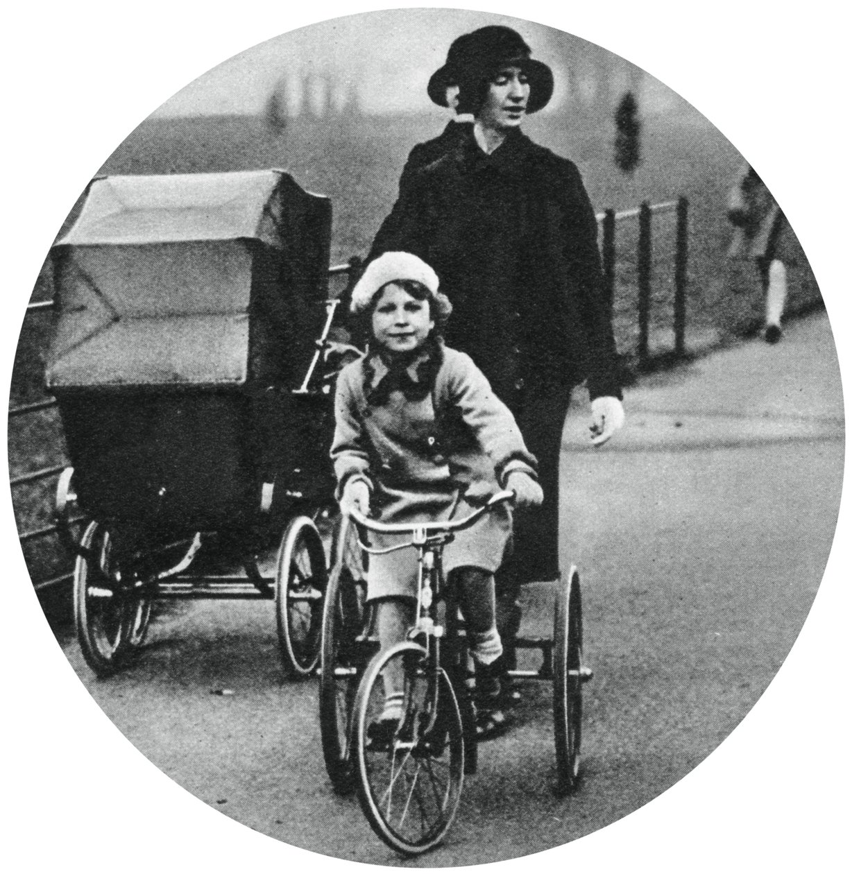Princess Elizabeth riding a tricycle, March 1932 by Unbekannt