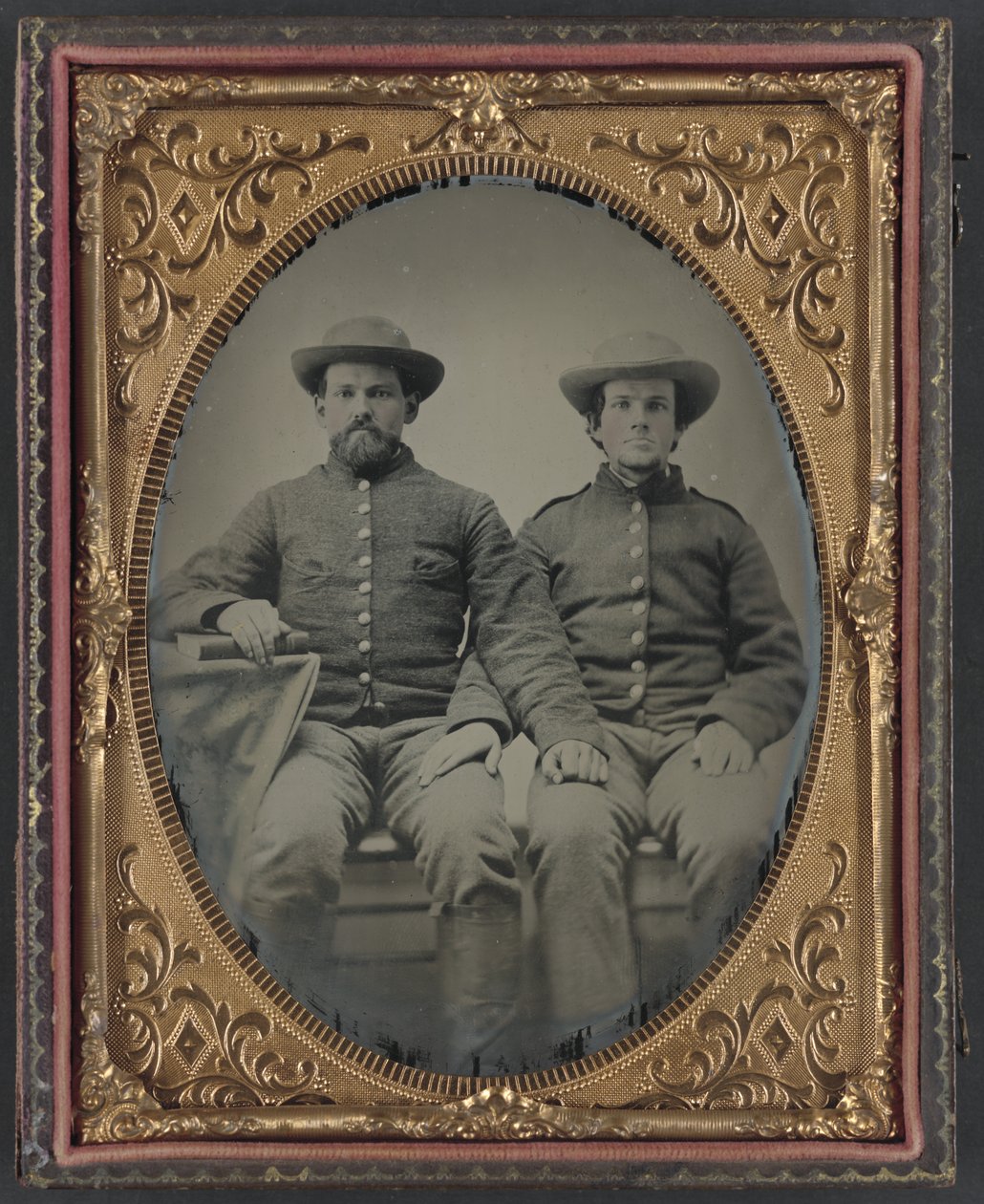 Private Charles Chapman of Company A, 10th Virginia Cavalry Regiment, left, and unidentified soldier by Unbekannt