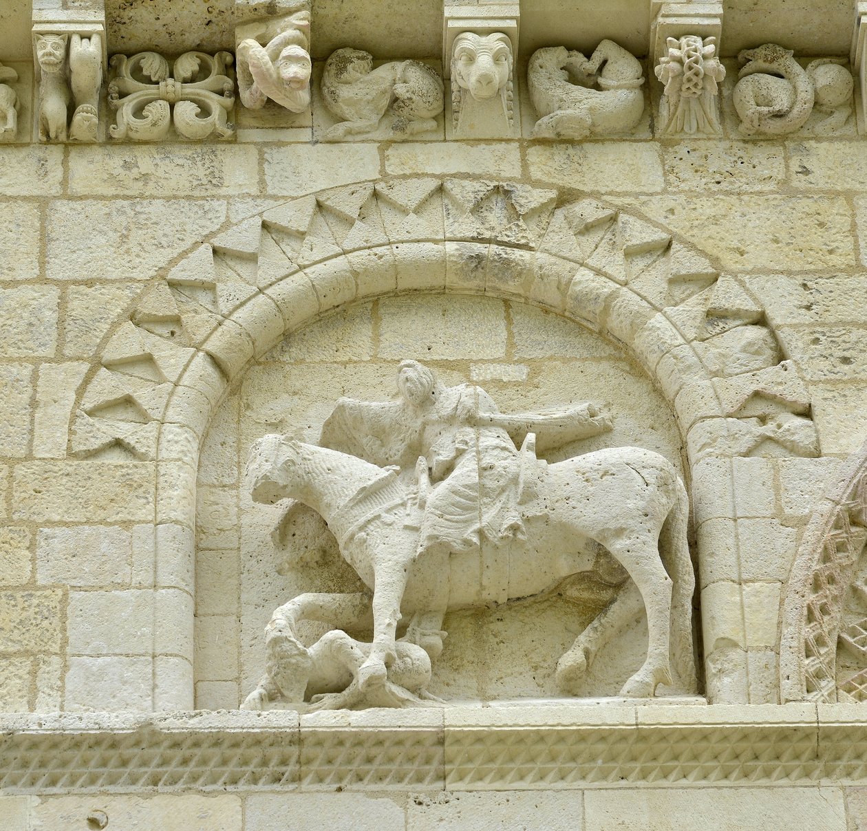 Detail of the Facade Depicting Hugues de Surgeres and Geoffroy de Vendome by Unbekannt
