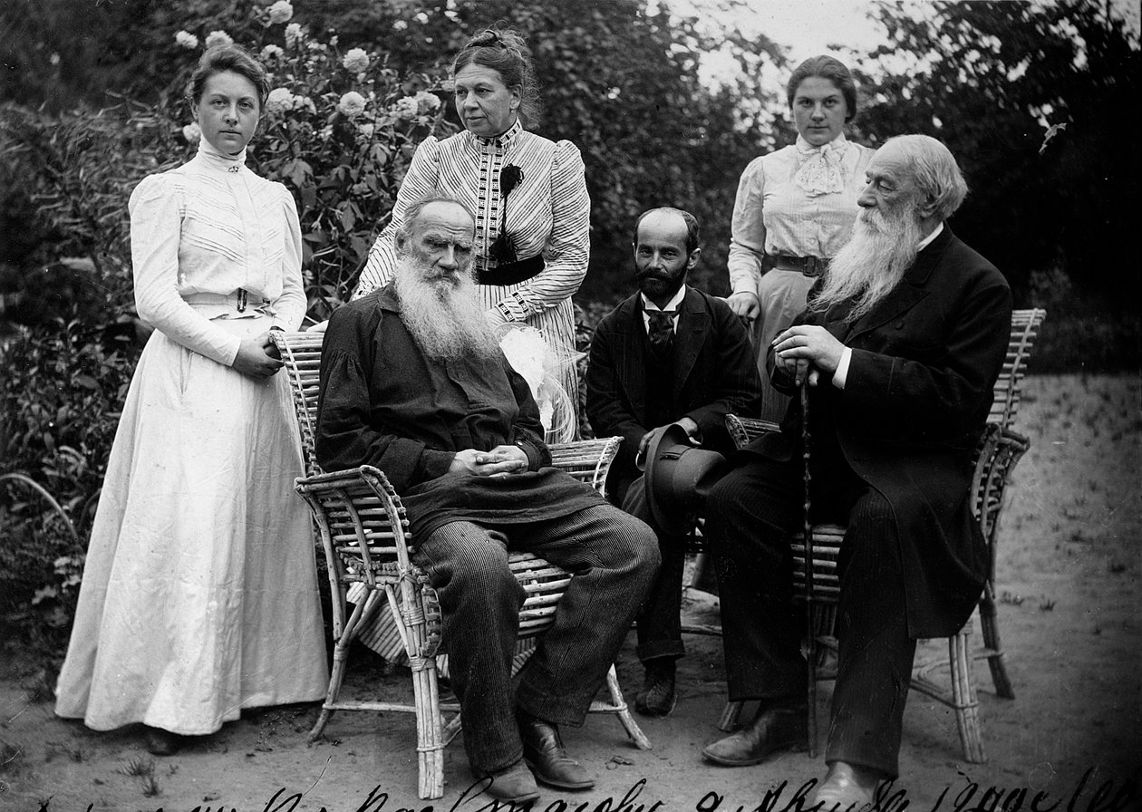 Russian author Leo Tolstoy with visitors, Yasnaya Polyana, Russia by Unbekannt