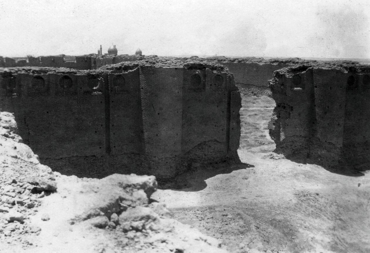 Samarra city from the Malwiya tower, Mesopotamia, 1918 by Unbekannt