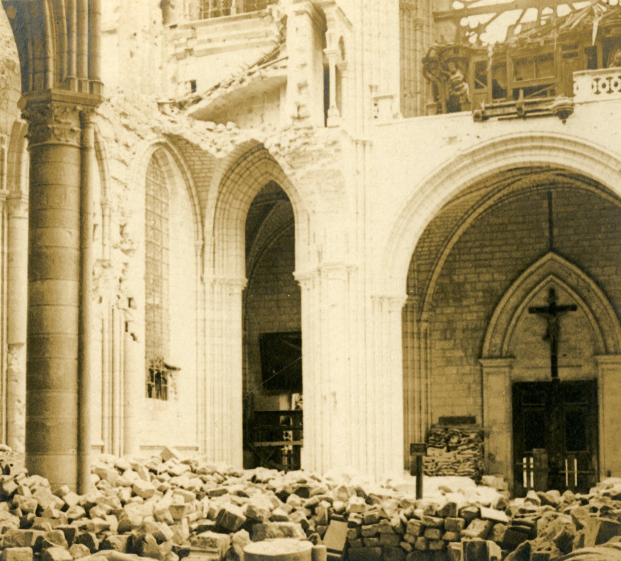 Soissons Cathedral, Soissons, northern France, c1914-c1918 by Unbekannt