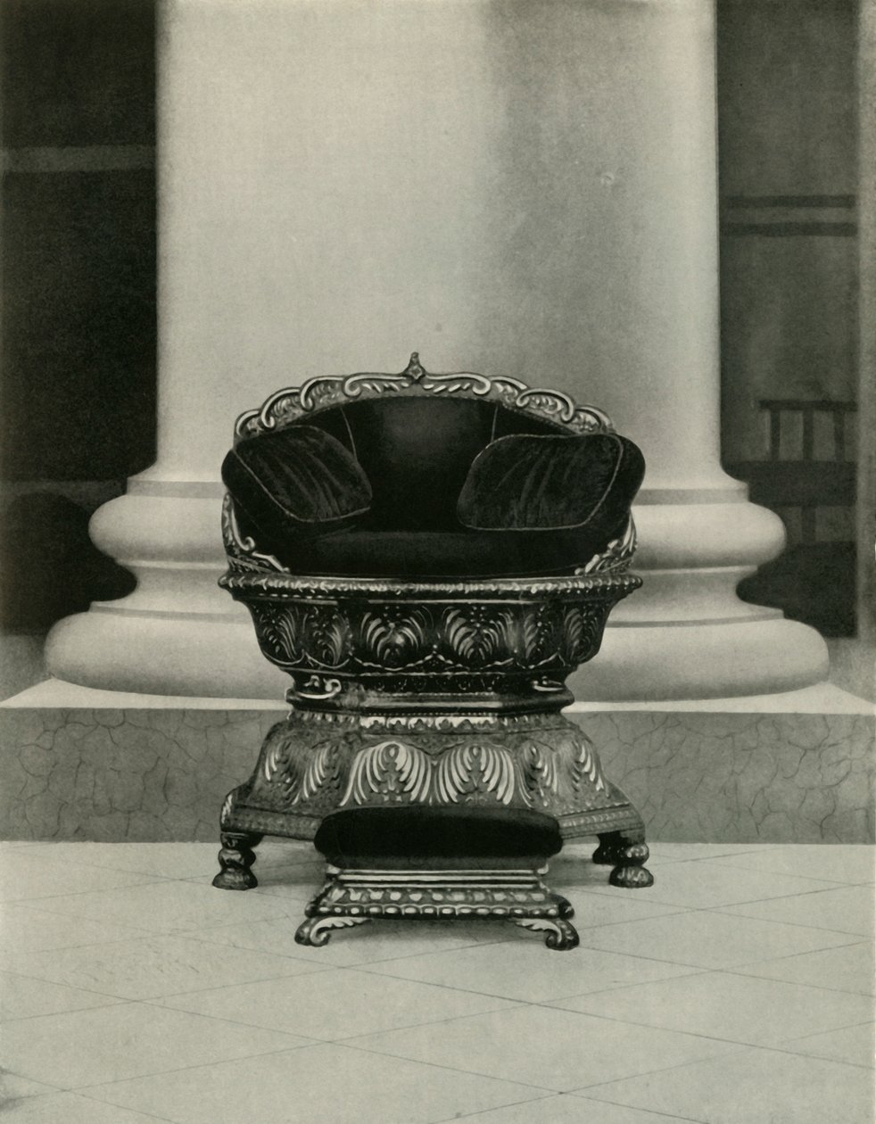 State Seat of Tippu Sultan in Government House, 1925 by Unbekannt