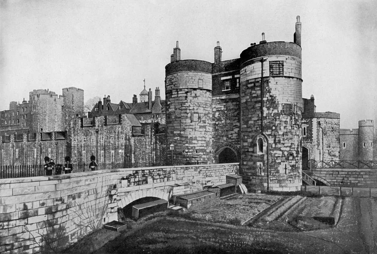 The Byward Tower and the Outer Ward, Tower of London by Unbekannt