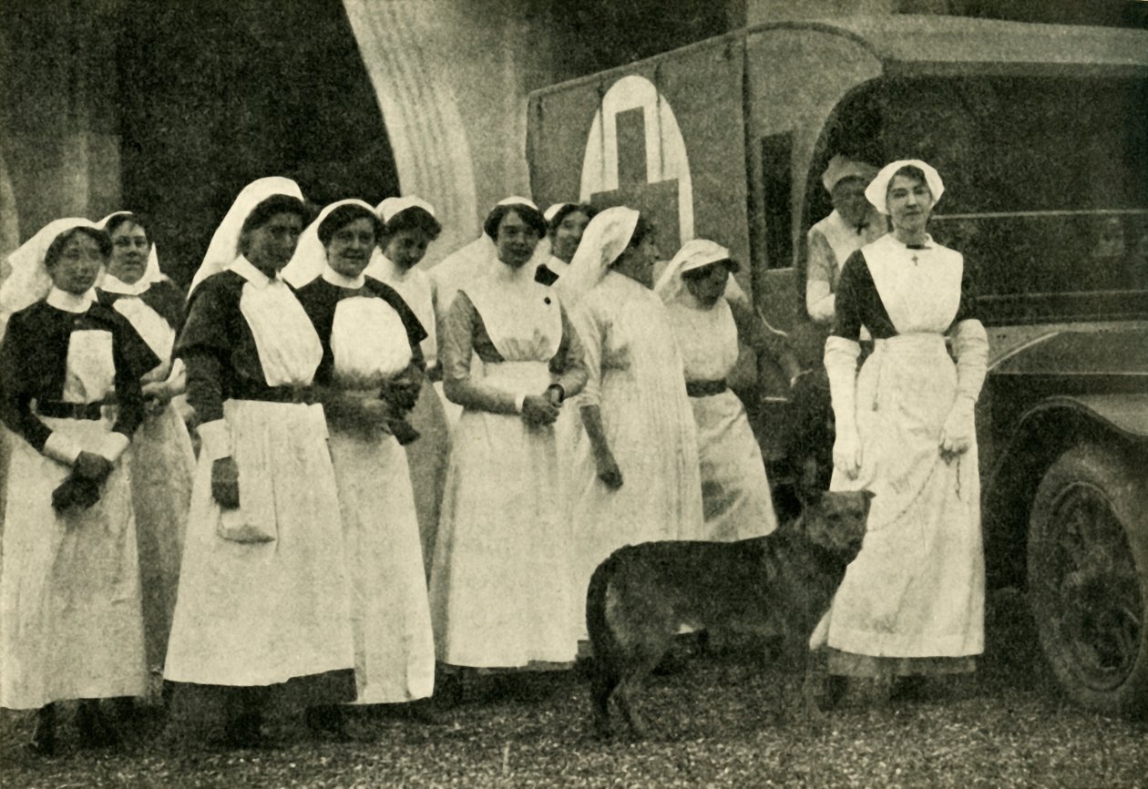 The Duchess of Westminster with Nurses, Le Touquet, First World War by Unbekannt
