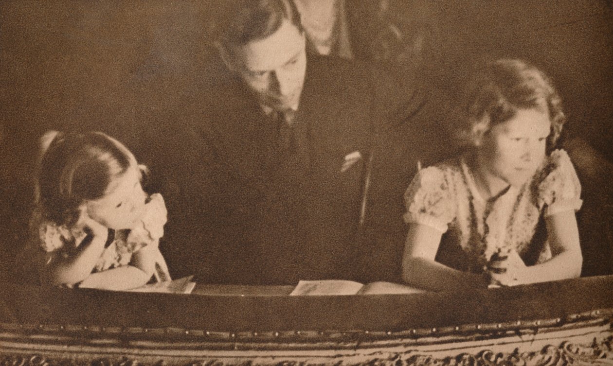 The Duke of York and Princesses Elizabeth and Margaret at the Pantomime by Unbekannt