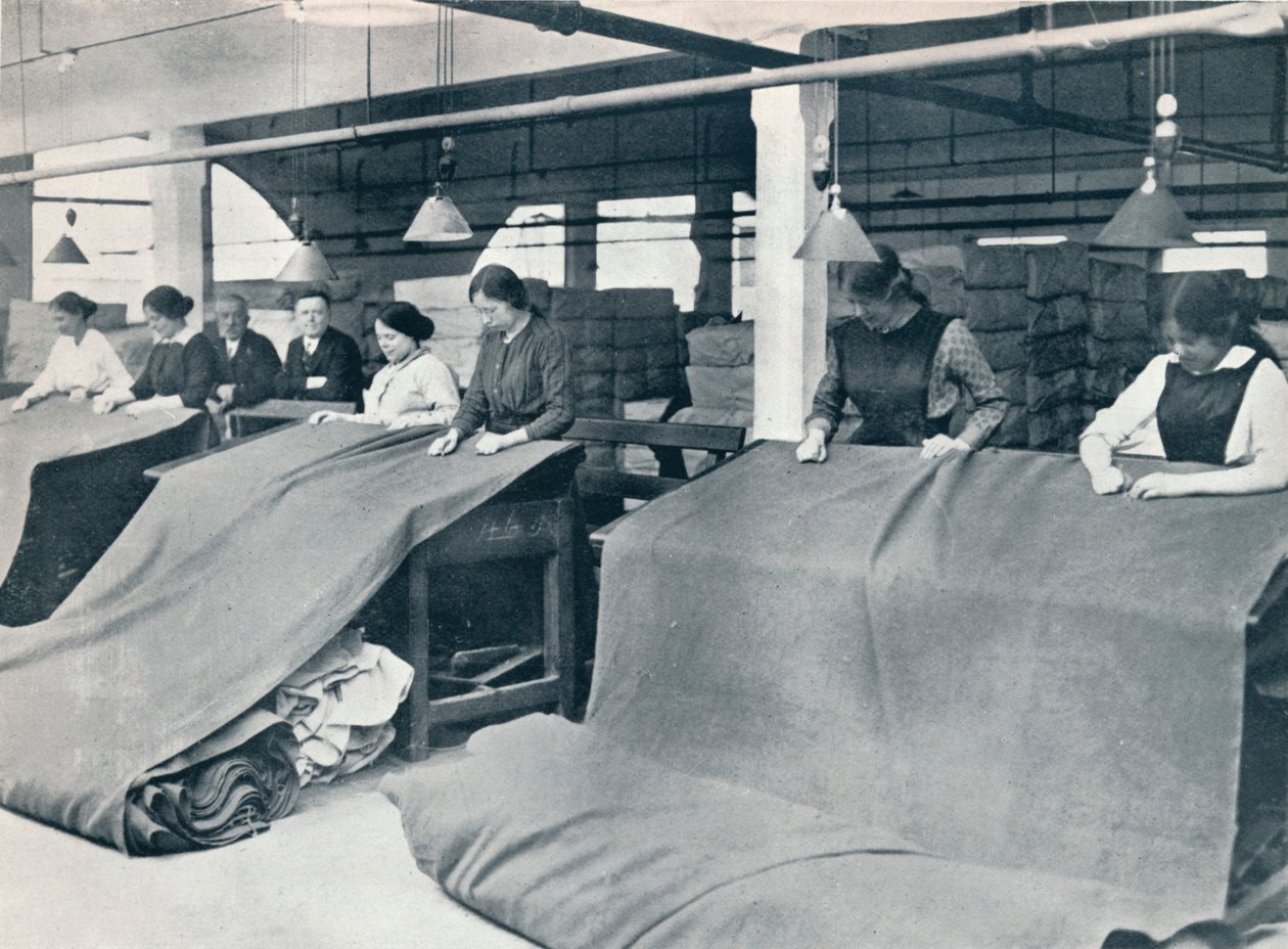 The Making of khaki: examining the finished cloth, c. 1914 by Unbekannt