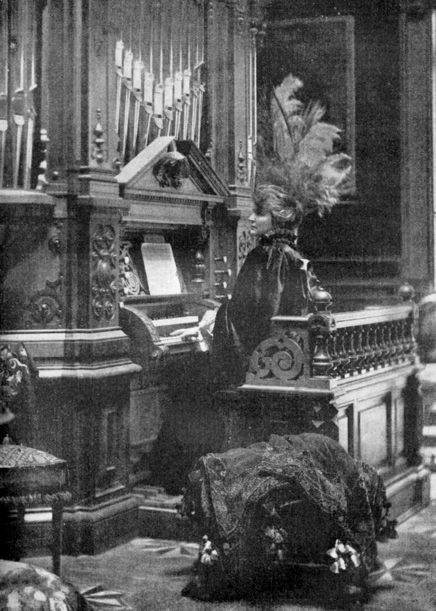The Queen of Romania playing the organ, 1904 by Unbekannt