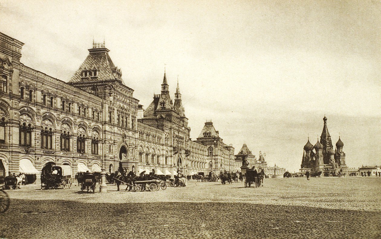 The upper trading rows in Red Square, Moscow, Russia, 1910s by Unbekannt