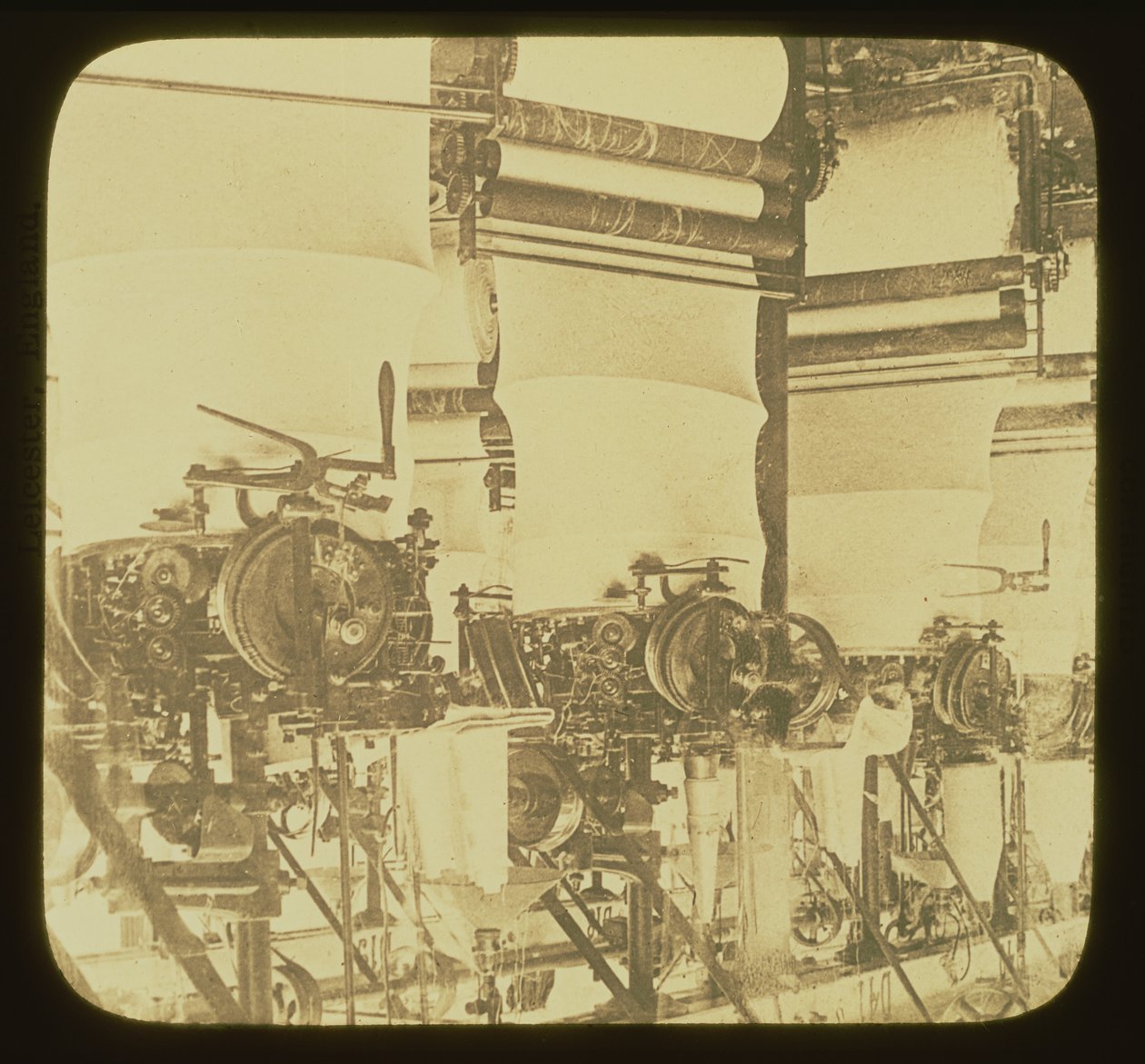 Knitting Machines at work in the Wolsey Woollen Factory, Leicestershire, c.1850 by Unbekannt Unbekannt