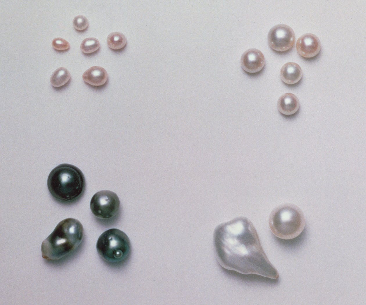 Selection of different shaped cultured pearls by Unbekannt Unbekannt