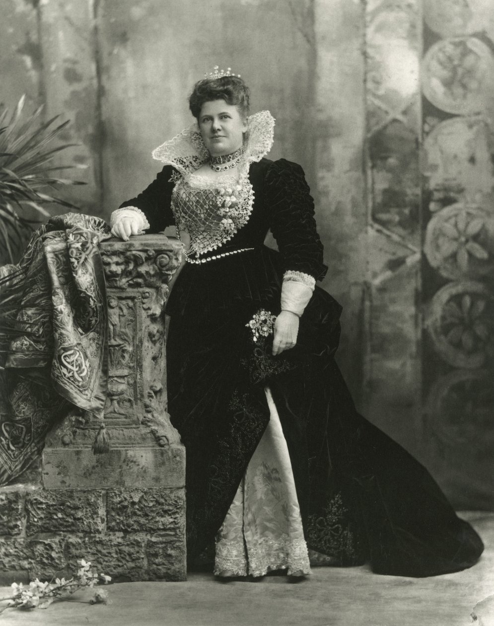 Cornelia Bradley Martin, as Mary Stuart, Queen of Scots, Bradley-Martin Ball, 1897 by Unbekannt Unbekannt