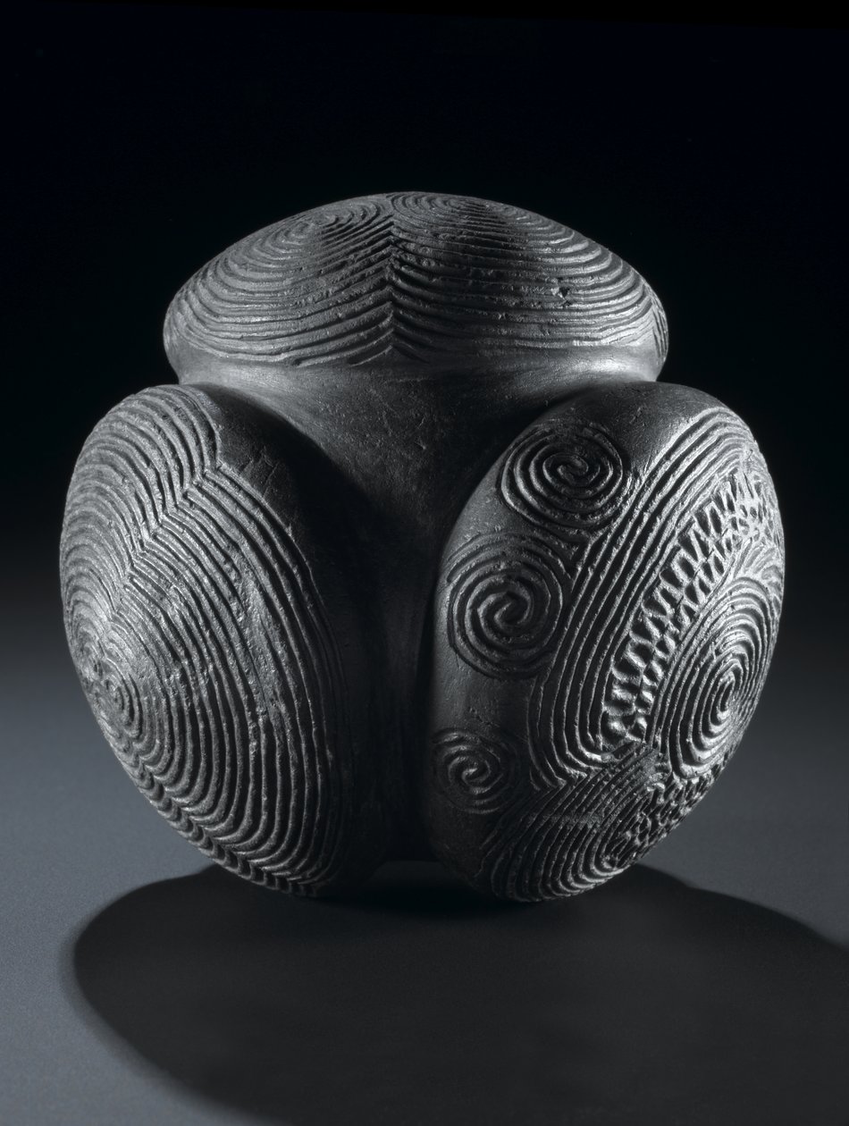 Carved Ball from Glass Hill, Towie, Aberdeenshire, Neolithic, c.3000 BC by Unbekannt