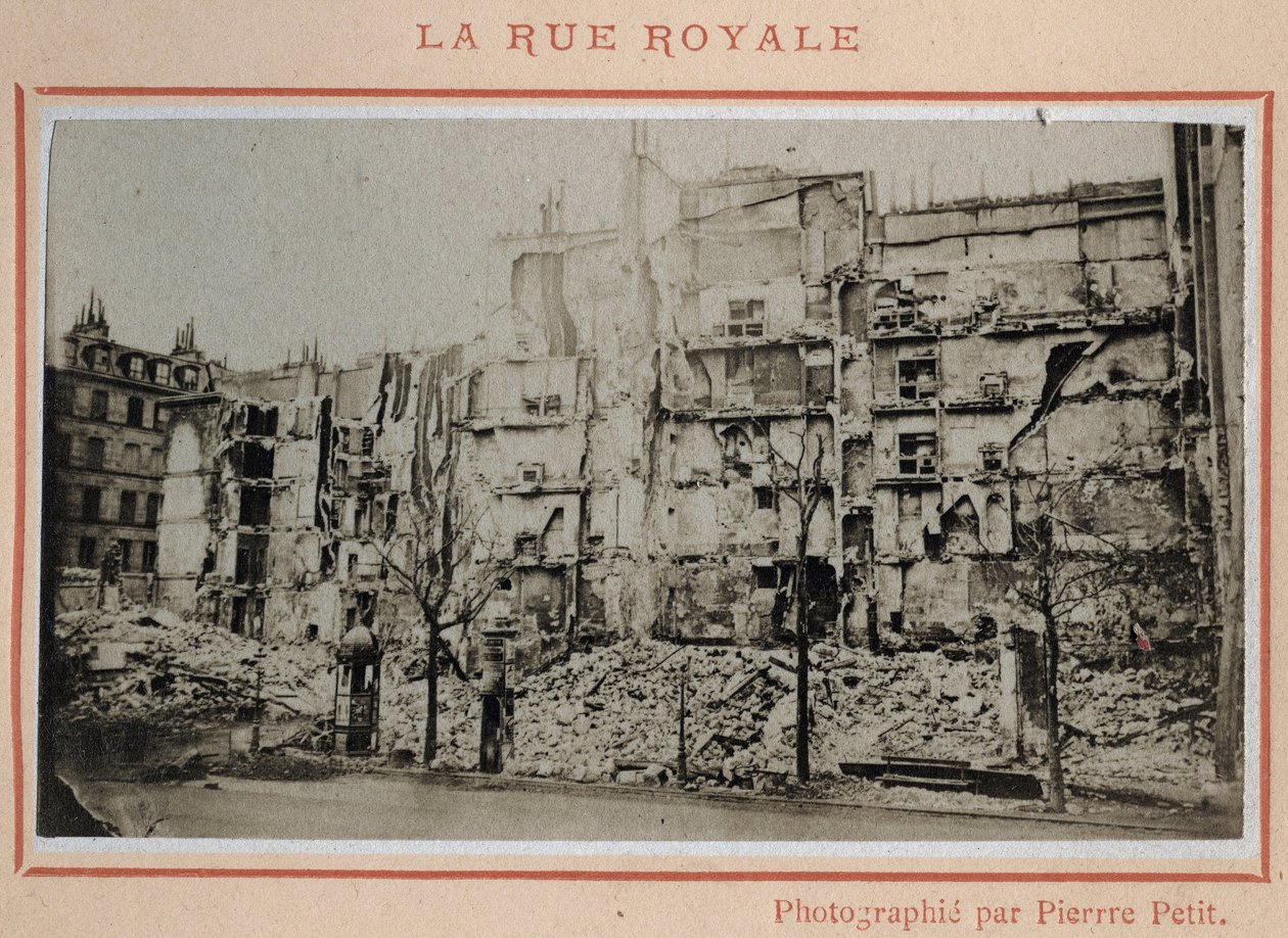 Commune of Paris (1871): view of the ruins on Rue Royale in Paris in May 1871 by Unbekannt