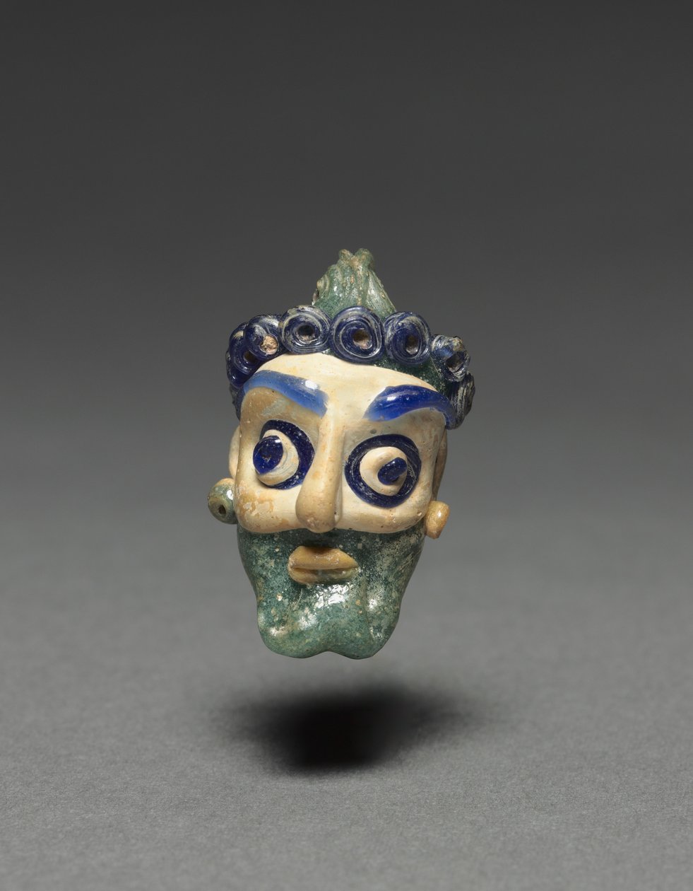 Head Pendant, 600-500 BC by Unbekannt