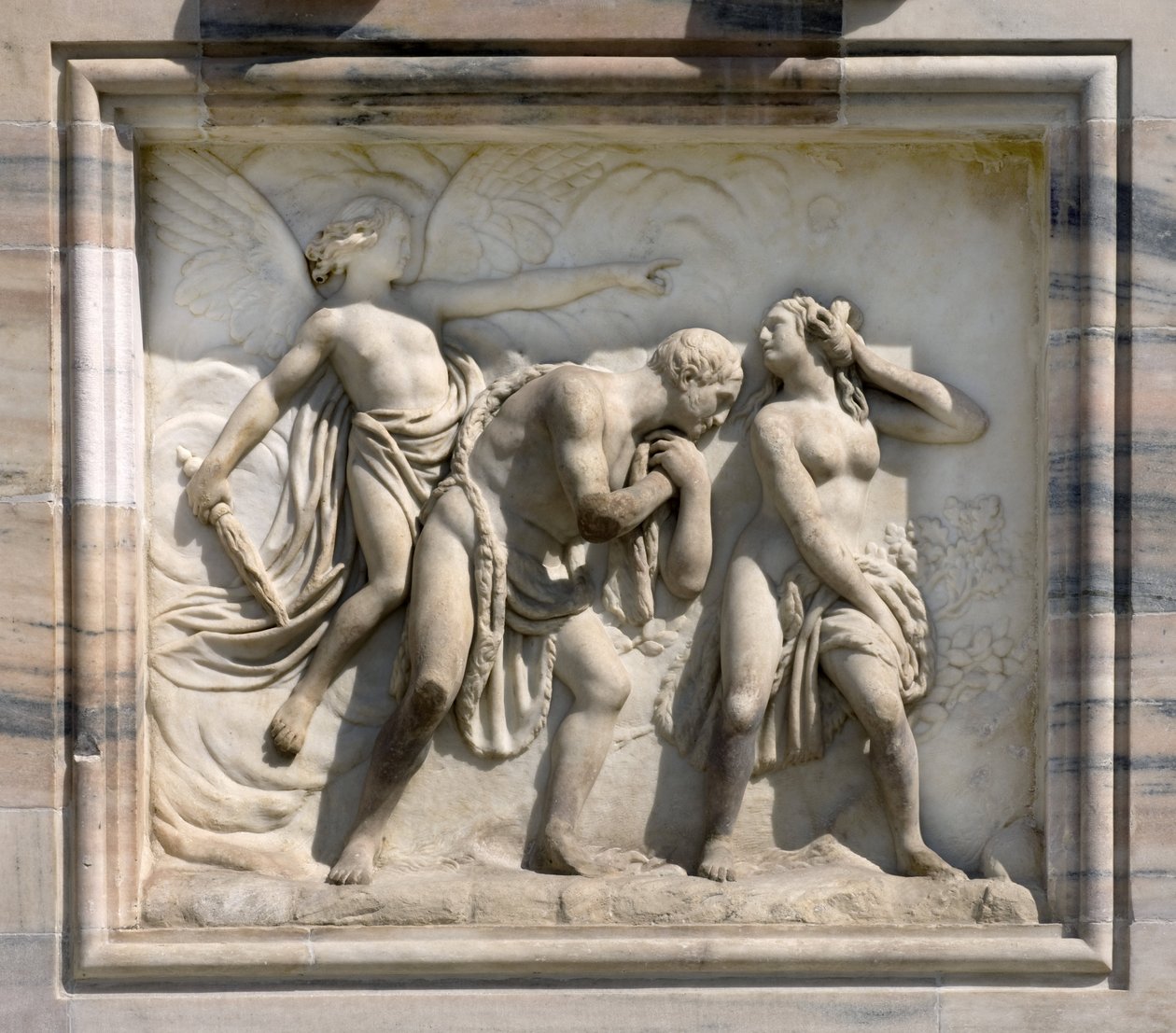 High relief depicting Adam and Eve Chasse du Paradise by Carlo Maria Giudici. 1791. Cathedral of Milan, Italy by Unbekannt
