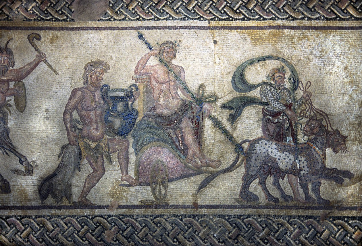 Roman art: the triumph of Dionysus. The god climbed on a tank in the center. It wears a laurel wreath and holds a thyrse. Two panthers are advancing in front of him. by Unbekannt