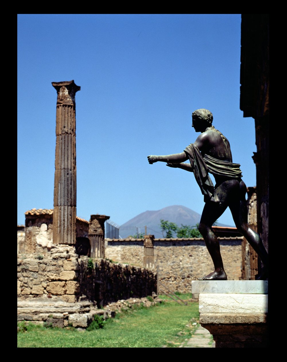 Statue of Apollo, from the Temple of Apollo, with Vesuvius in the background by Unbekannt