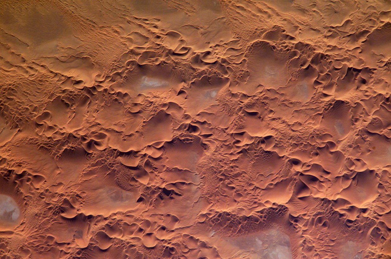 The Issaouane Erg in Algeria from space, January 2005 by Unbekannt