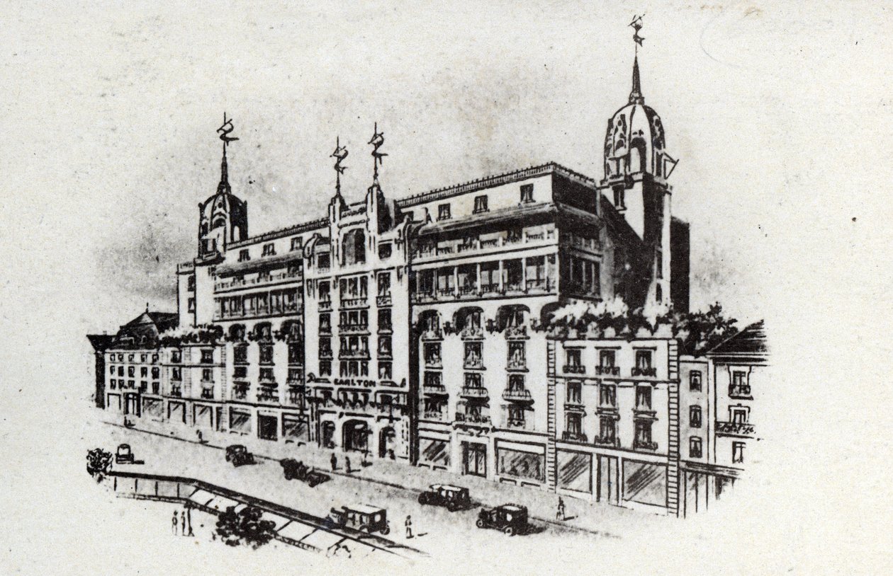 Thermal tourism: view of the Carlton hotel in Vichy, France c.1905 by Unbekannter Künstler