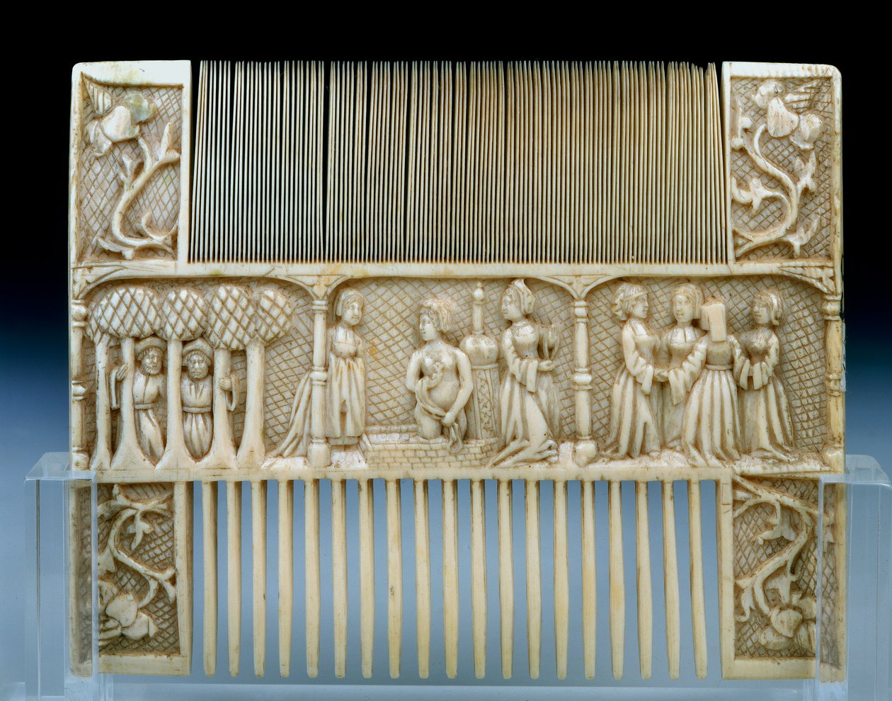 Side B of an Ivory Comb with the story of Susanna by Unknown artist