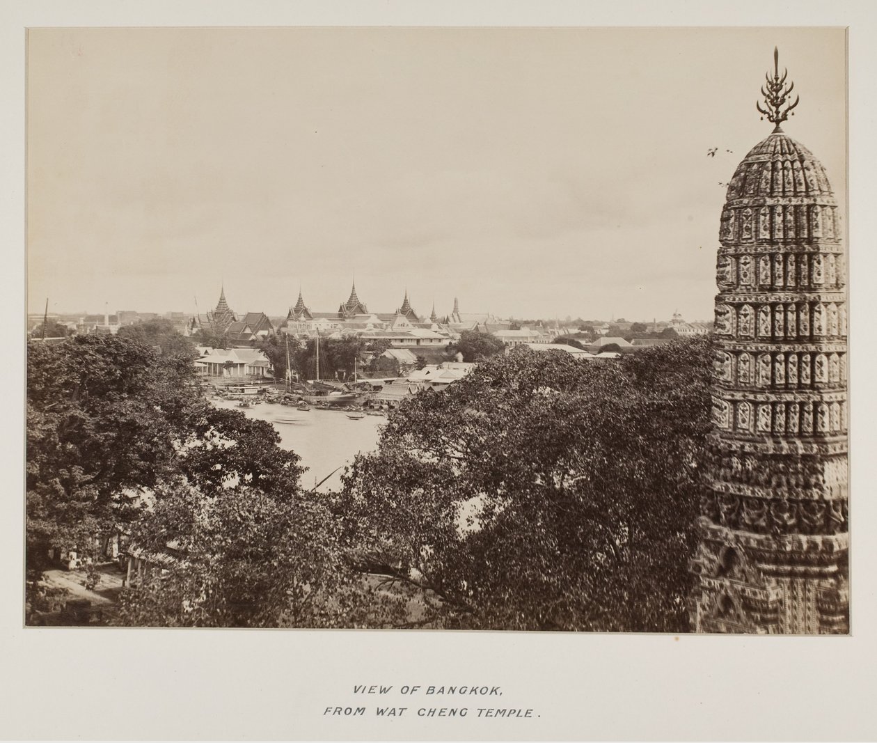 Photograph in Photograph Album by Unknown photographer