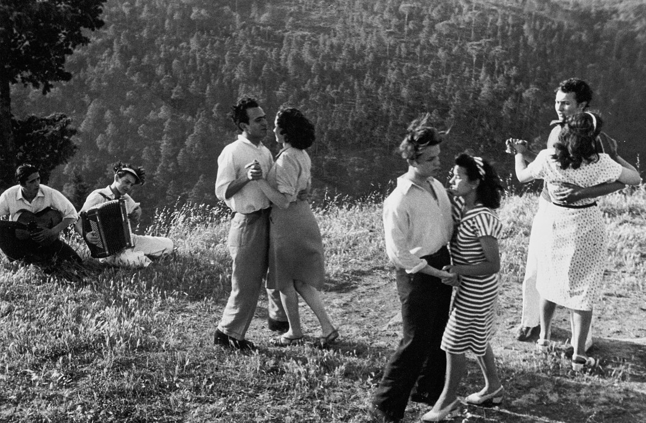 Dance in the Lawn by Vincenzo Balocchi
