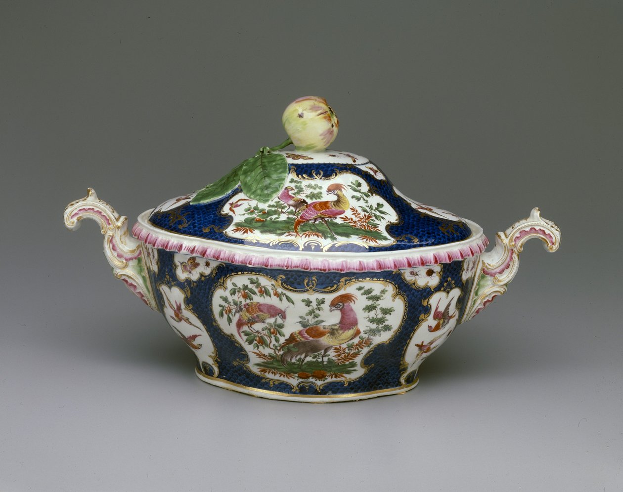 Tureen, c.1780 by Worcester Porcelain Manufactory