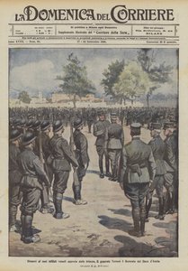 In front of his soldiers who came from the trenches, General Tettoni is decorated by the Duke of Aosta