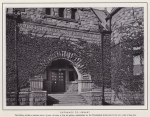 Jamestown, NY: Entrance to Library