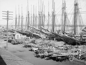 Muelle Tallapiedras, Havana by American Photographer