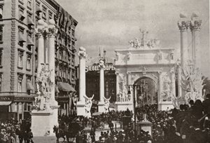 The Dewey Arch in front of the Fifth Avenue Hotel at 23rd St., New York City, celebrating the victory over Spain, 1899 by American Photographer
