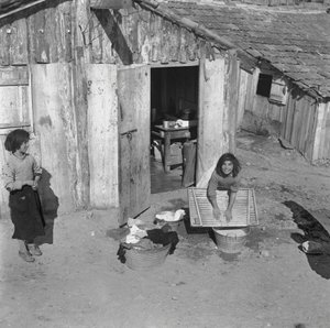 Children Wash the Cloth, Crotone by Ando Gilardi
