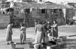 Crotone, Women at the Fountain